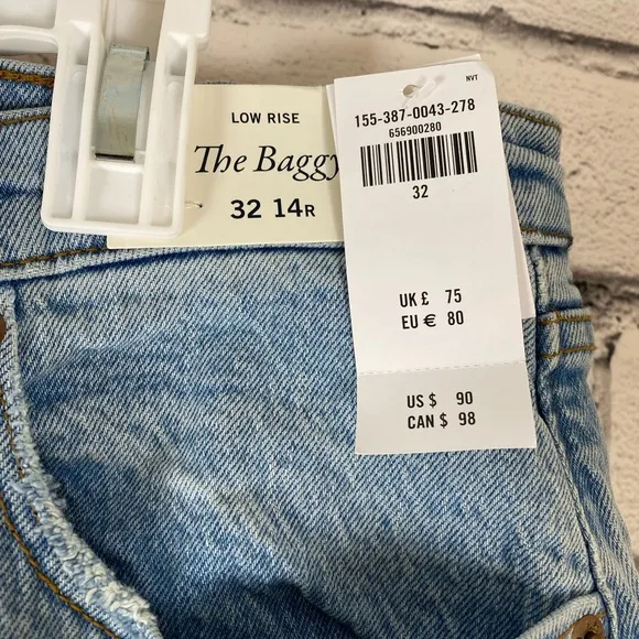 Abercrombie &amp; Fitch Low Rise Baggy Fit Jeans Light Wash size 14 NWT