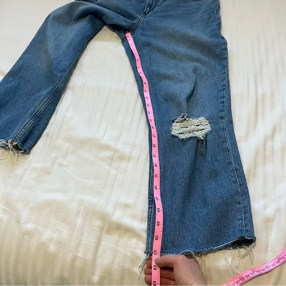 Abercrombie &amp; Fitch The '90s Straight Low Rise Raw Hem Jeans Blue size 32