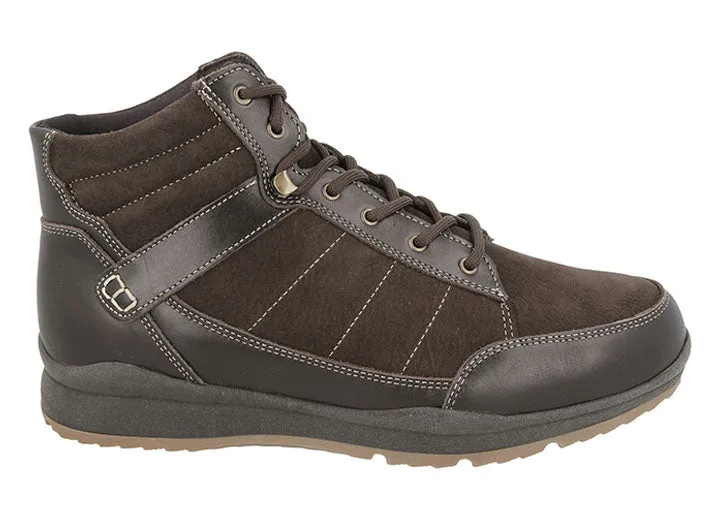 DB Tilbrook Stiefel für Herren in weiter Passform