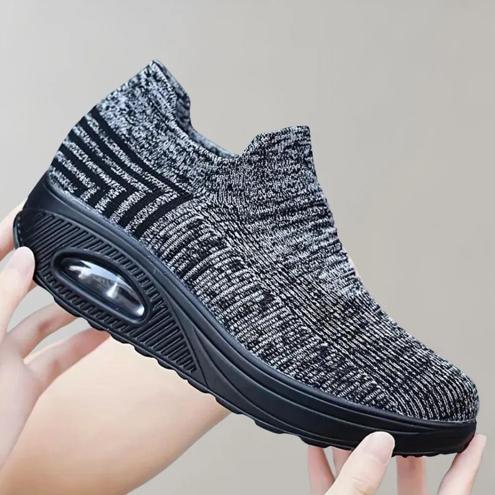 Dessa - Trendy and Cozy Hiking Boots for Your Adventures
