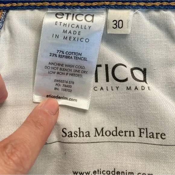 Etica Sasha Modern Flare Jeans Size 30 Medium Wash Denim Zip Closure