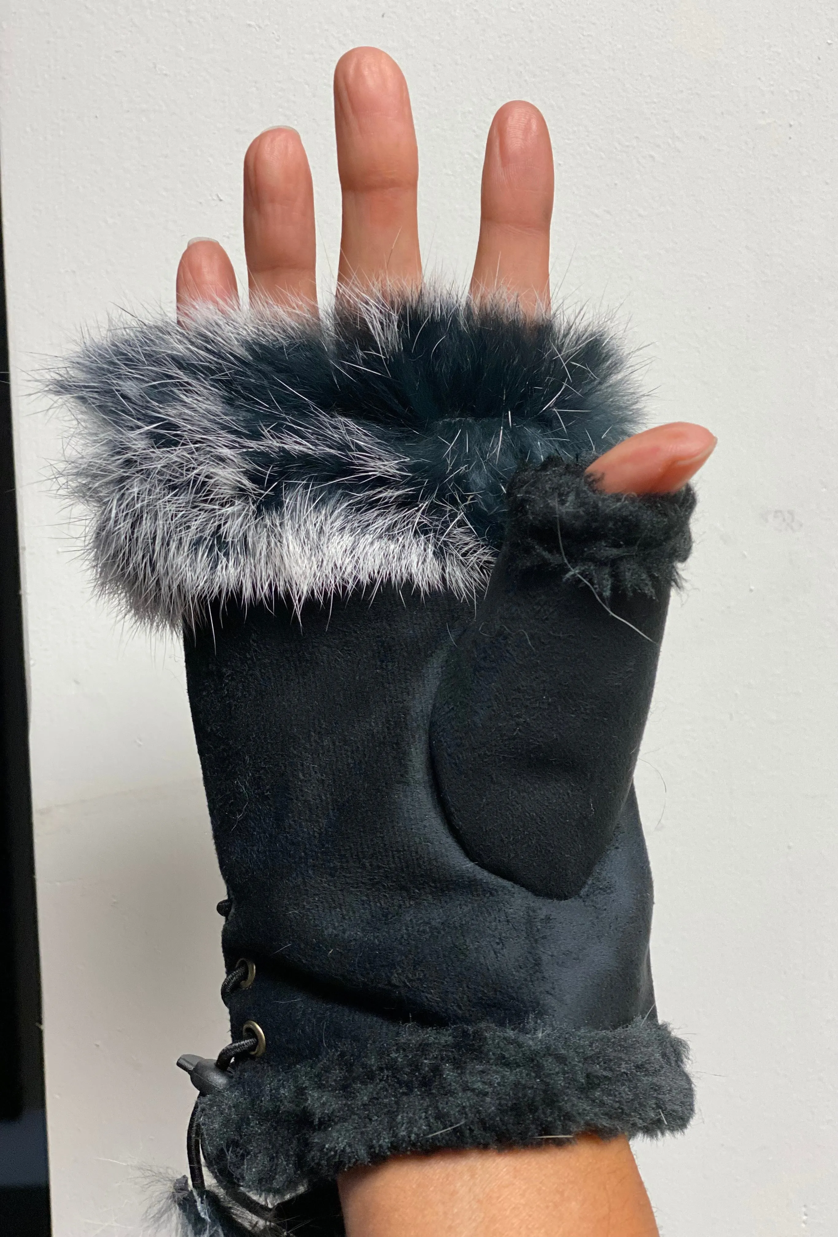 Fingerless gloves