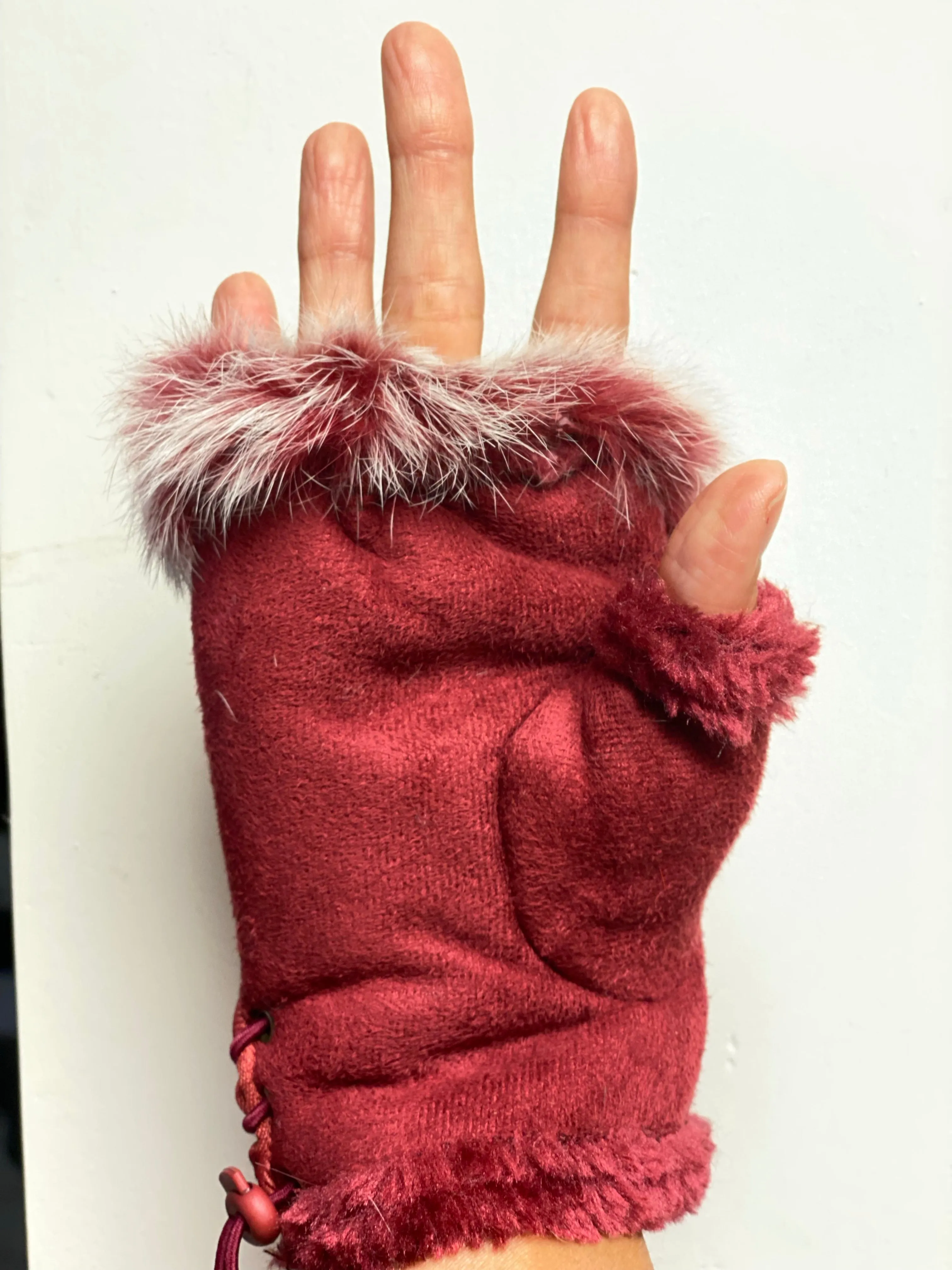 Fingerless gloves