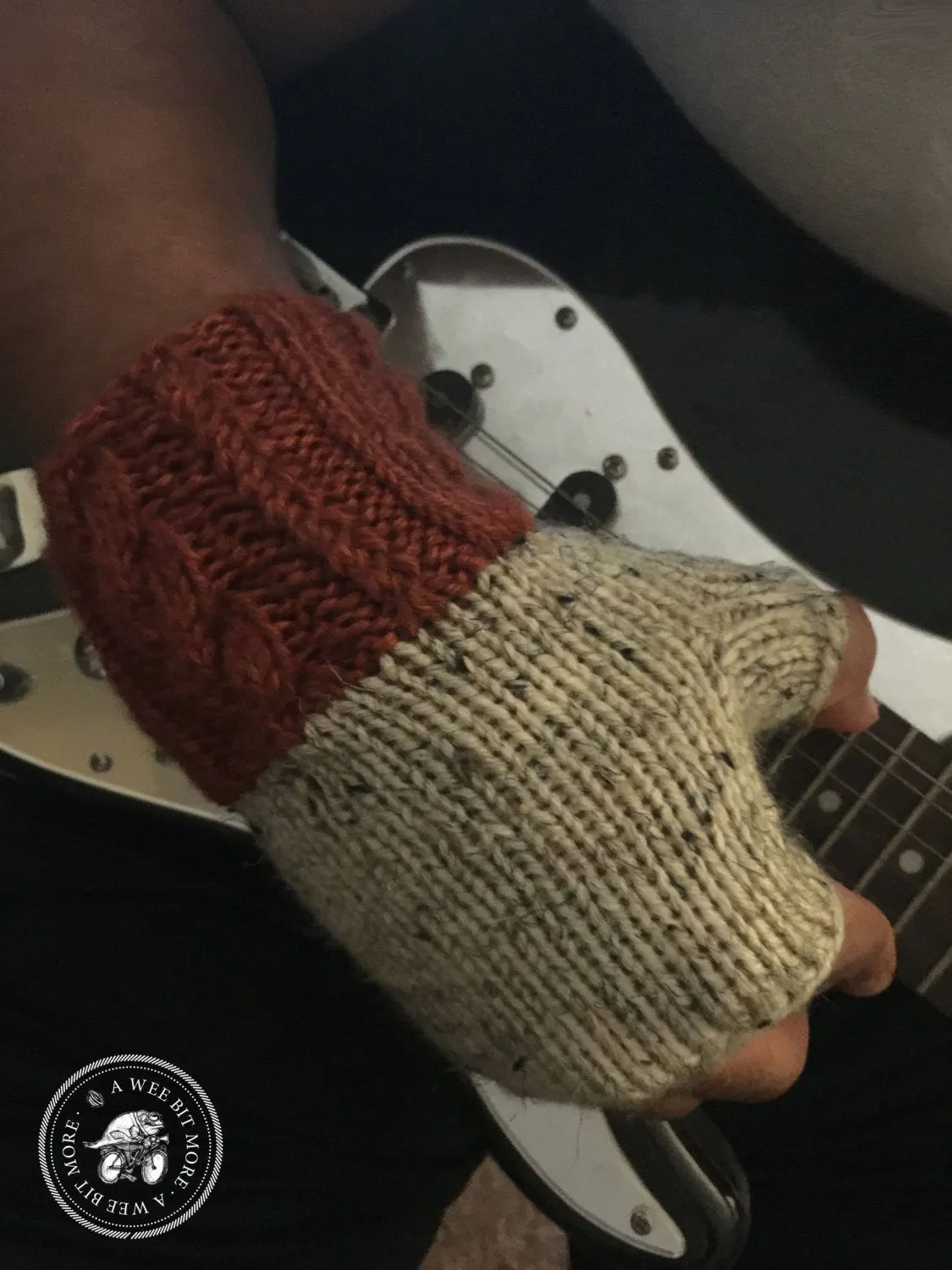 Fingerless Mitts – Rusty Wheat