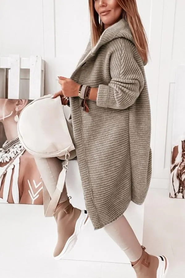 Graue Knopf-Kapuzenstrickjacke – Emma