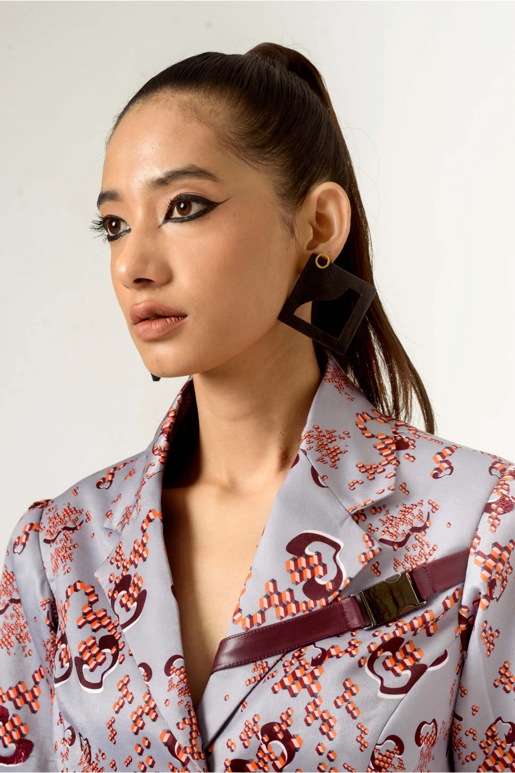 Gray satin printed blazer