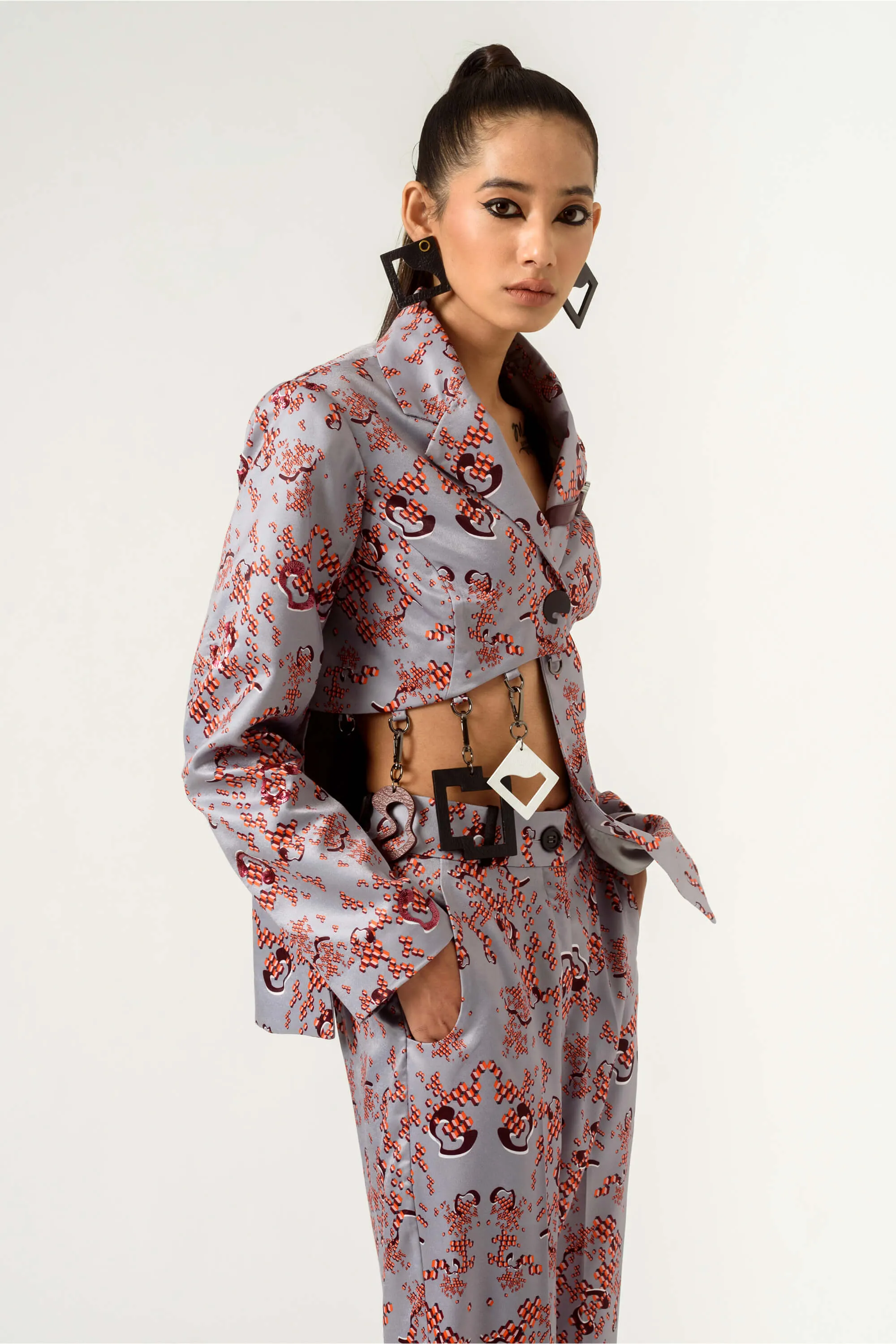 Gray satin printed blazer