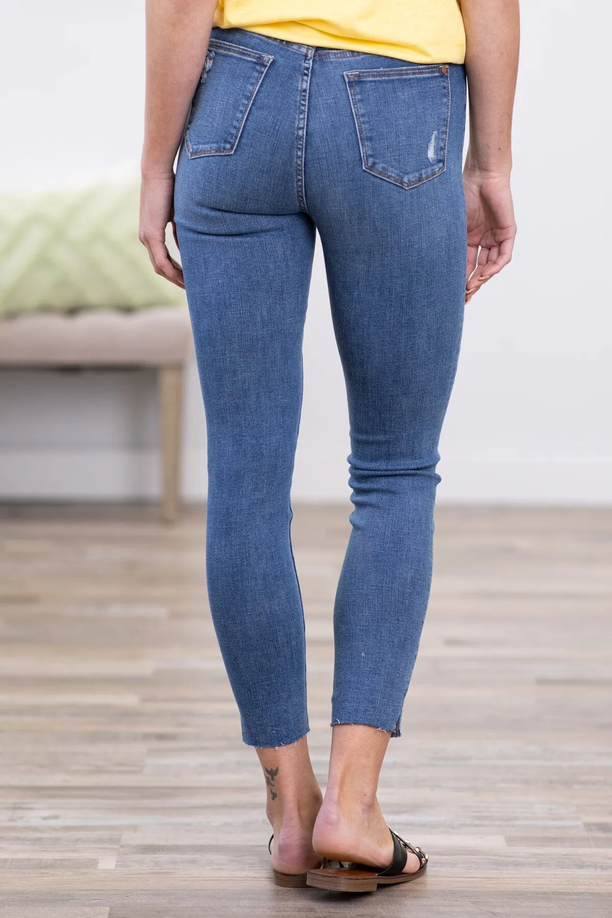 Judy Blue Dandelion Embroidered Jeans