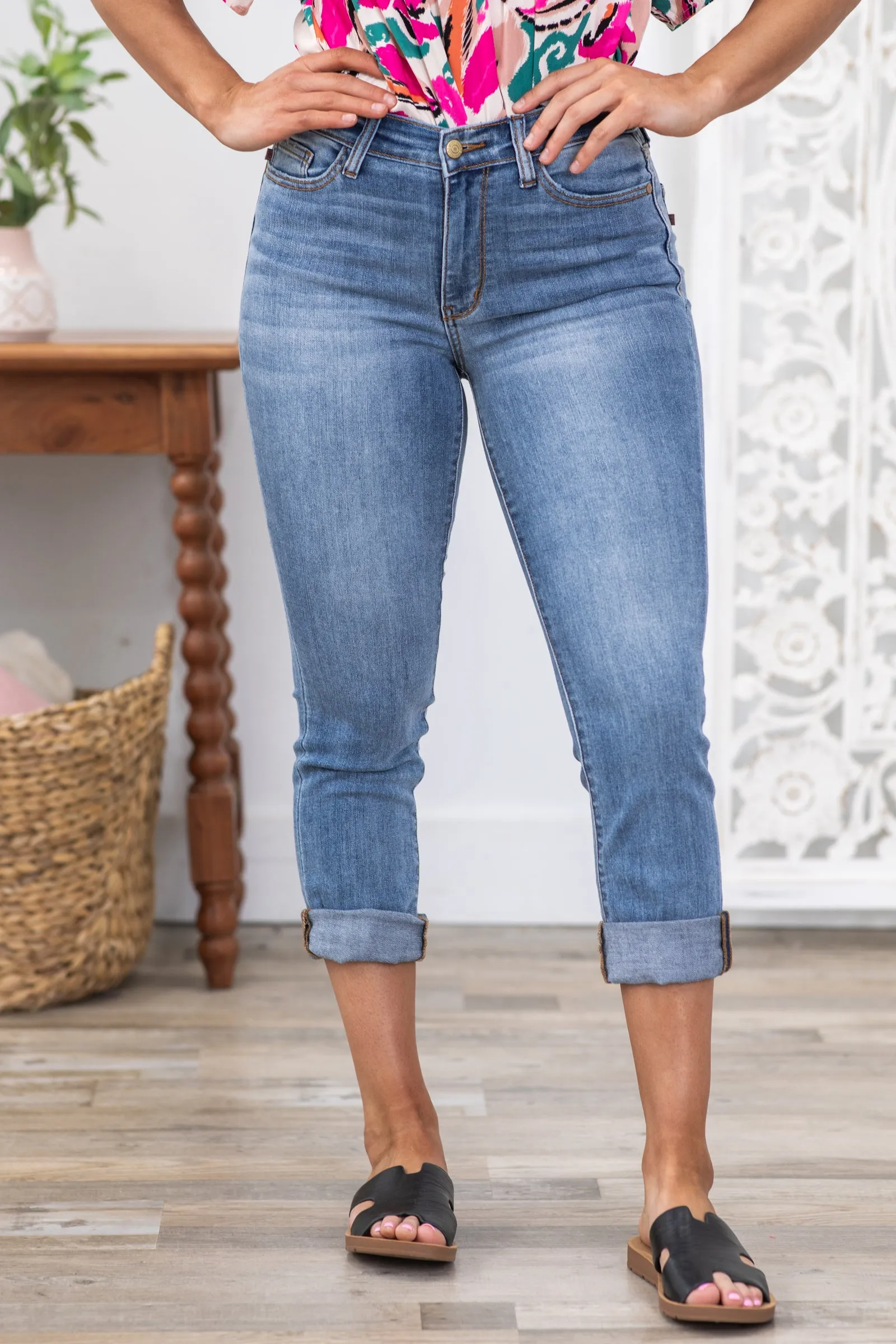 Judy Blue Mid Rise Cuffed Skinny Fit Capris