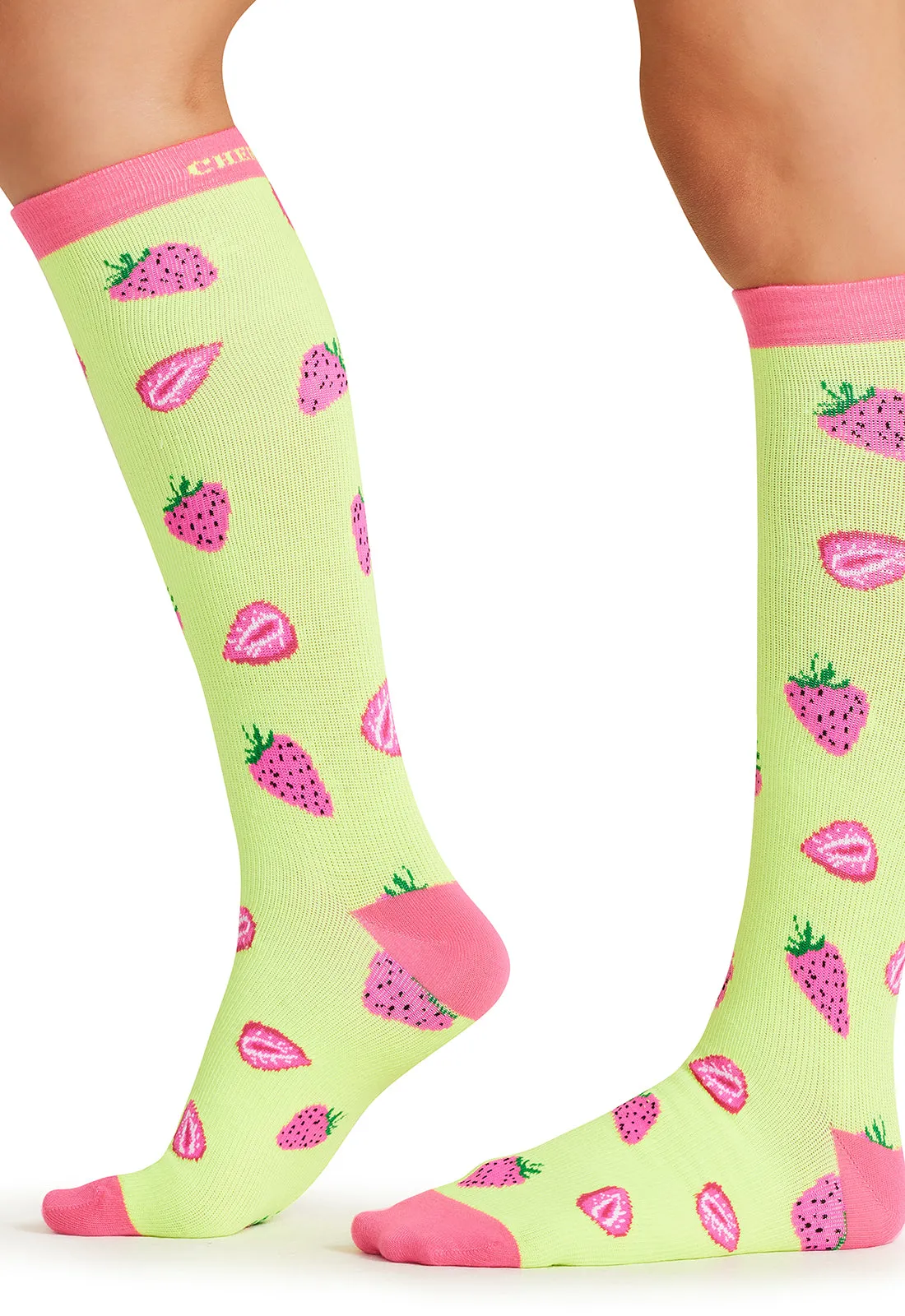 Legwear PRINTSUPPORT Women's 10-15mmHg Compression Socks Strawberry Patch