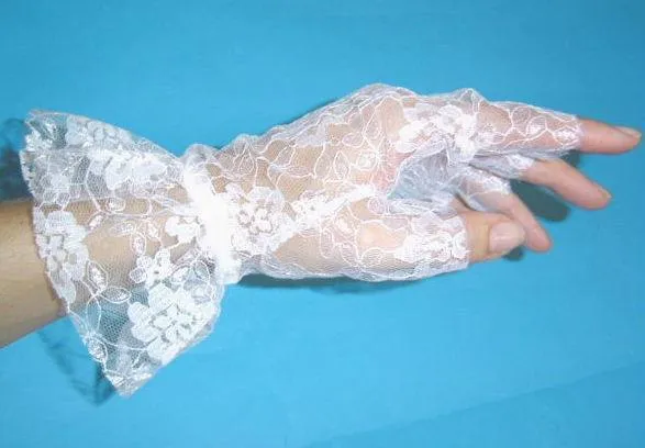 Madonna Gloves Lace Finger-less White