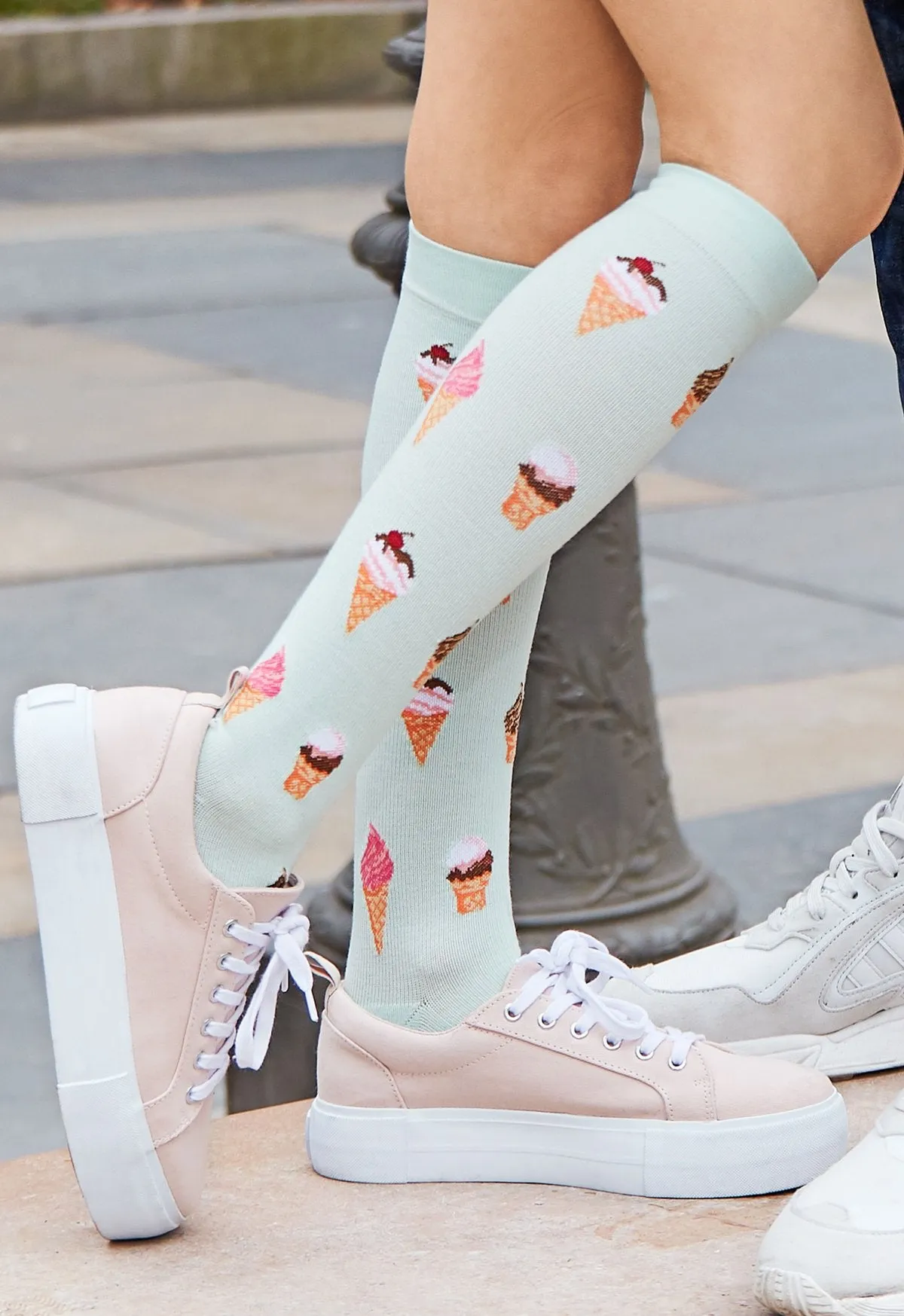 MEMOI MFY06338 MINT COZY CONES COMPRESSION SOCKS