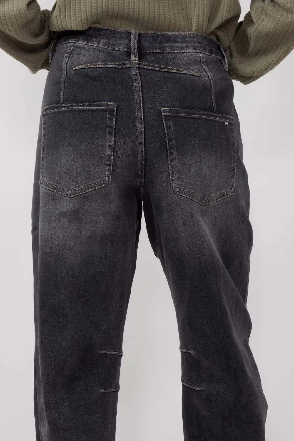 Mica Super High-Rise Barrel-Leg Jeans for Women in Black Eel | MDP-W3234