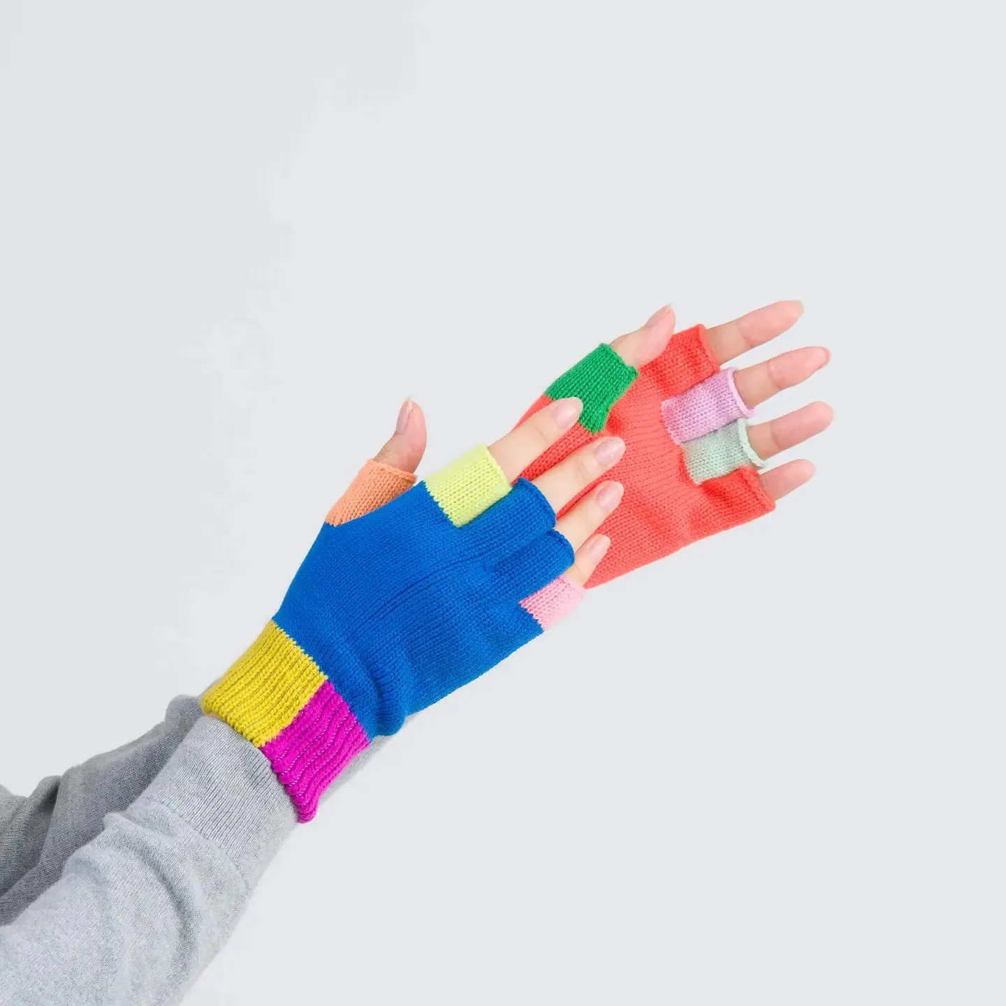 Mismatched Fingerless Gloves in Rainbow from Verloop Knits