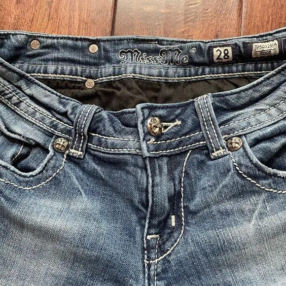 Miss Me Sequin‎ Bedazzled embroidered signature boot cut denim jeans size 28