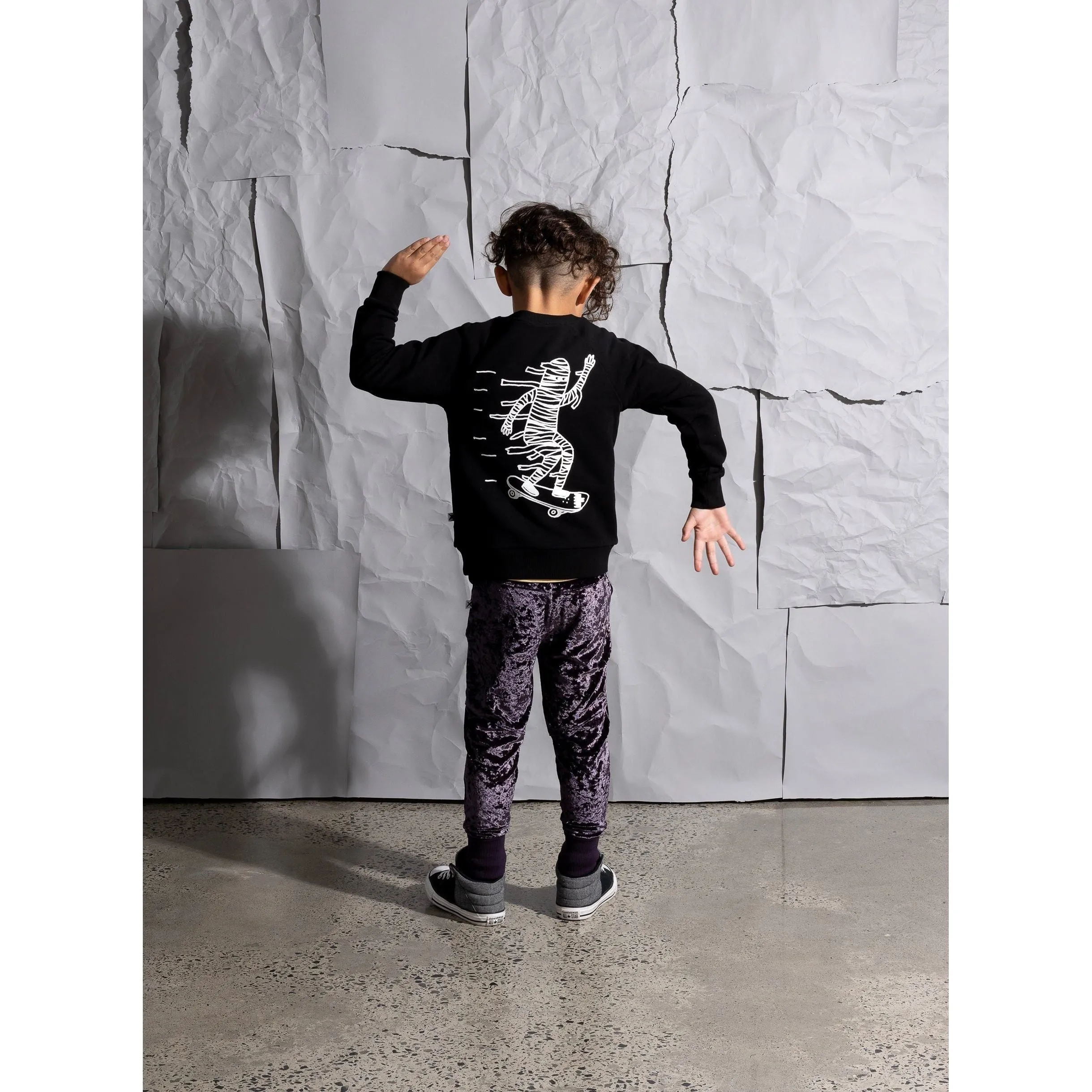 Mummy Skater Furry Crew - Black