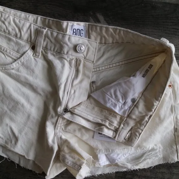 NWT Urban Outfitters Denim Shorts Size 32 Low Rise Harri Neutral Cream Color