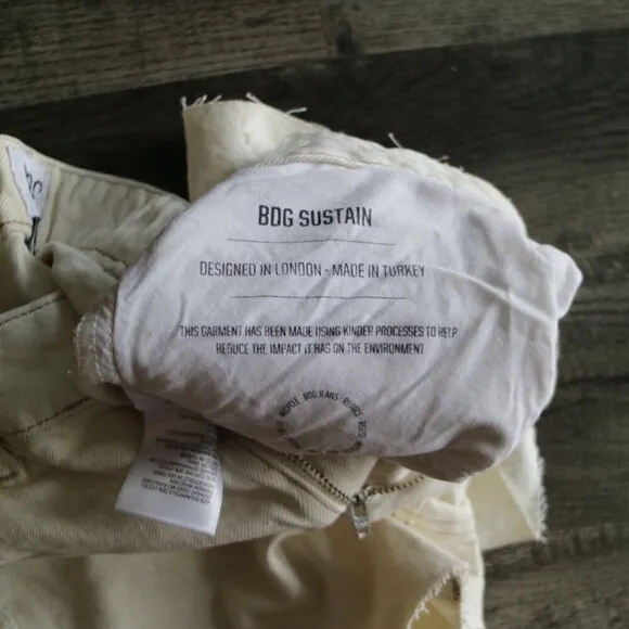 NWT Urban Outfitters Denim Shorts Size 32 Low Rise Harri Neutral Cream Color
