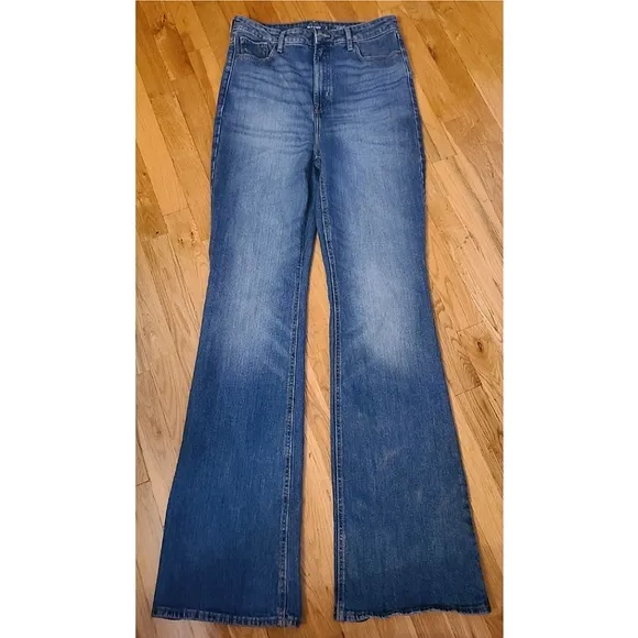 Old Navy Higher High Rise Flare Secret Smooth Pockets Jeans Size 8 Tall