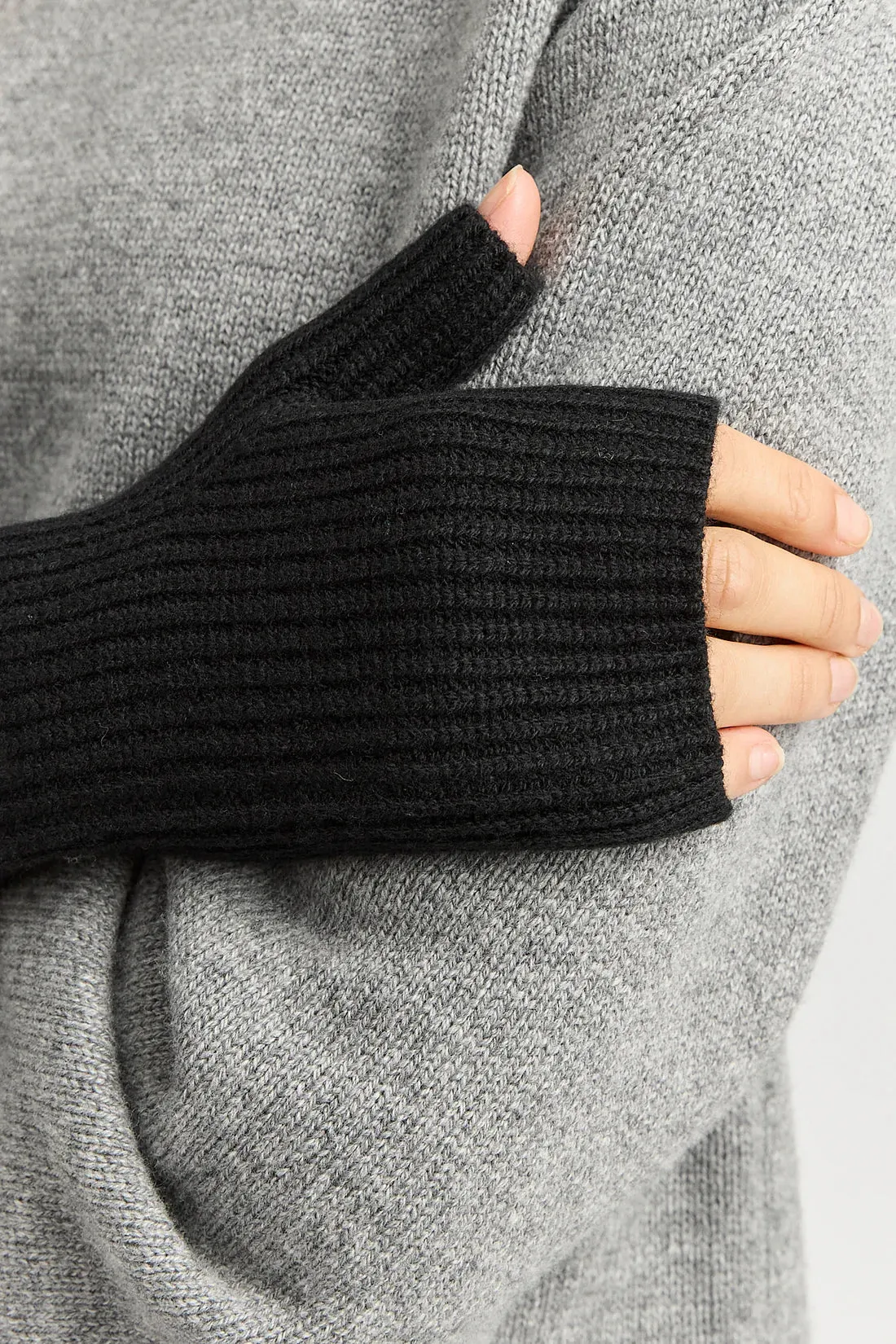 Open End Merino Mitten - Black