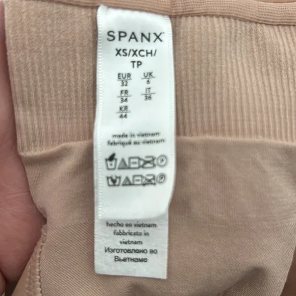 SPANX NEW Bra-lleuja Lightly lined bralette