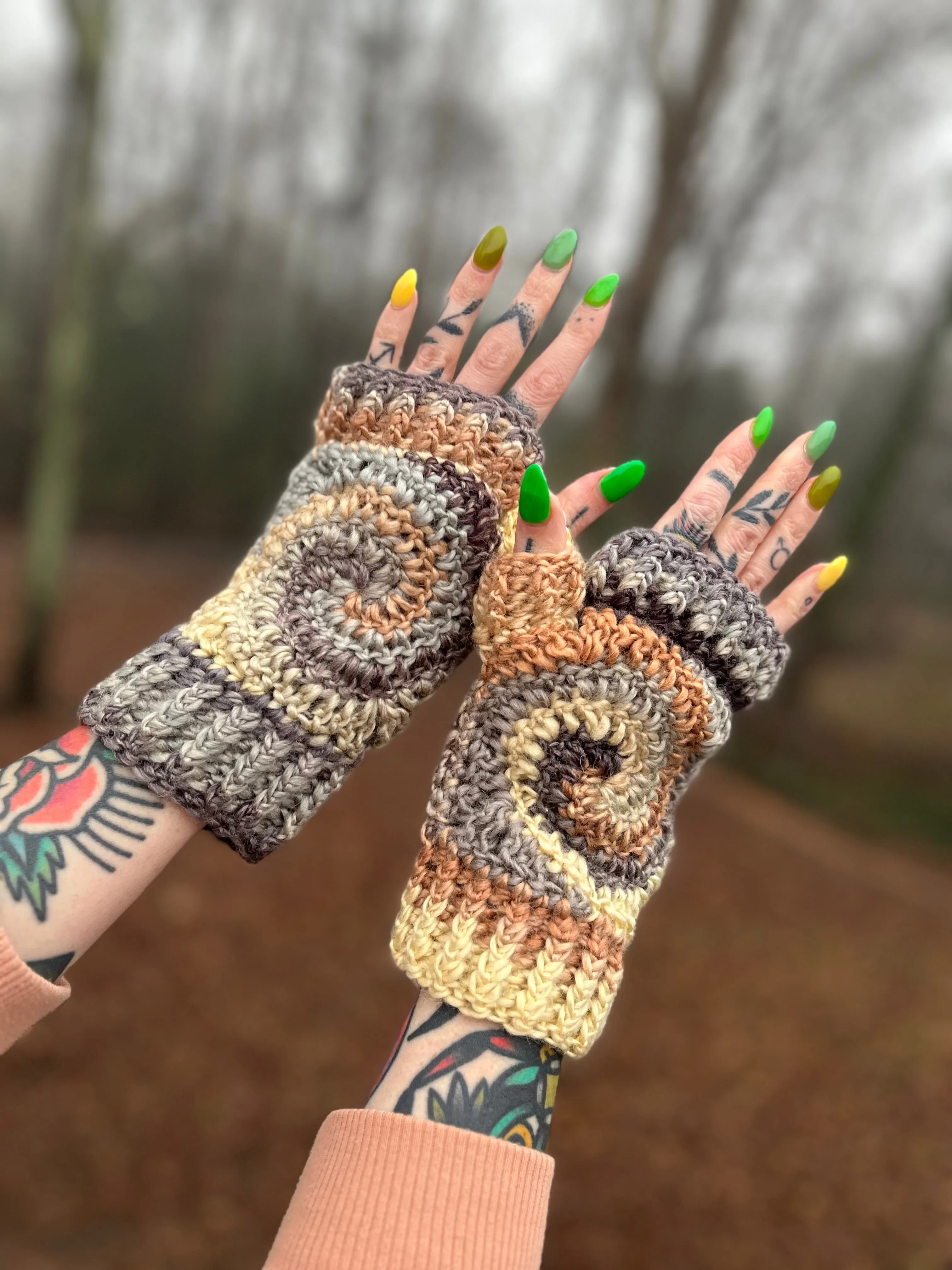 Spiral Fingerless Gloves Crochet Pattern