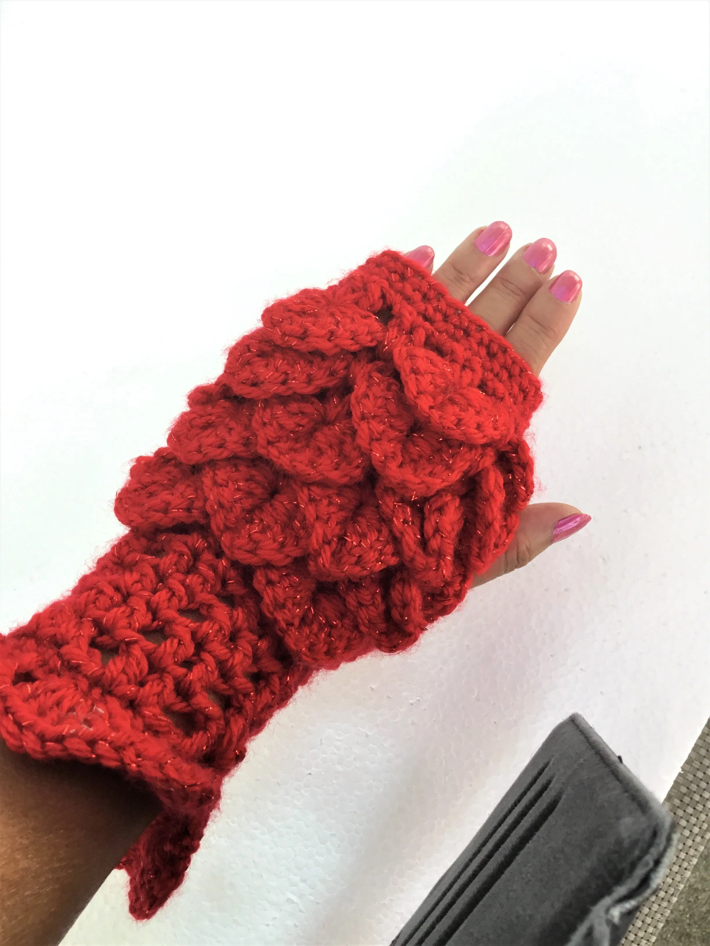 THE RED FINGERLESS GLOVES,  handmade crochet wear, crocodile stitch, winter wear, fingerless mittens