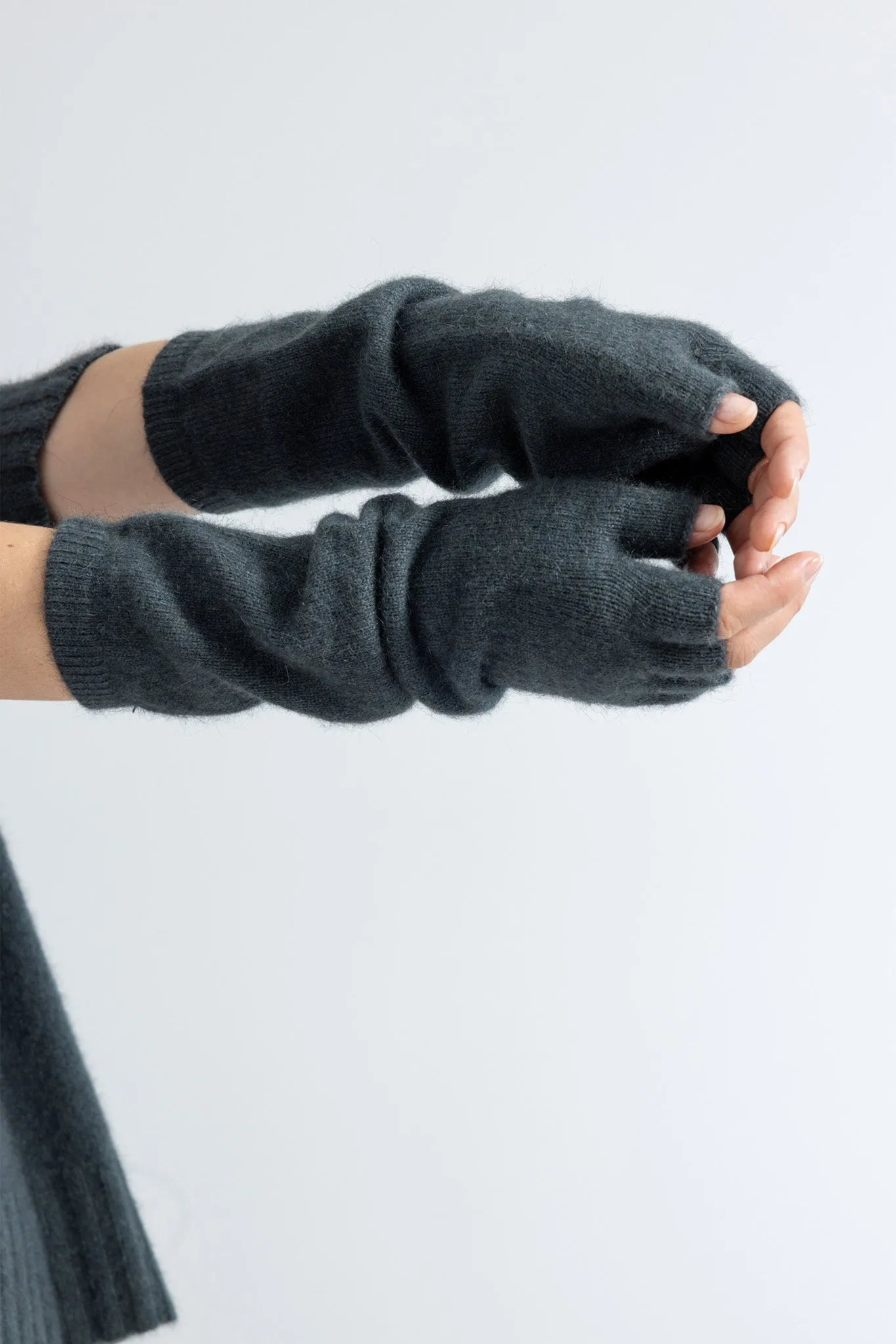 U Fingerless Gloves | Midnight