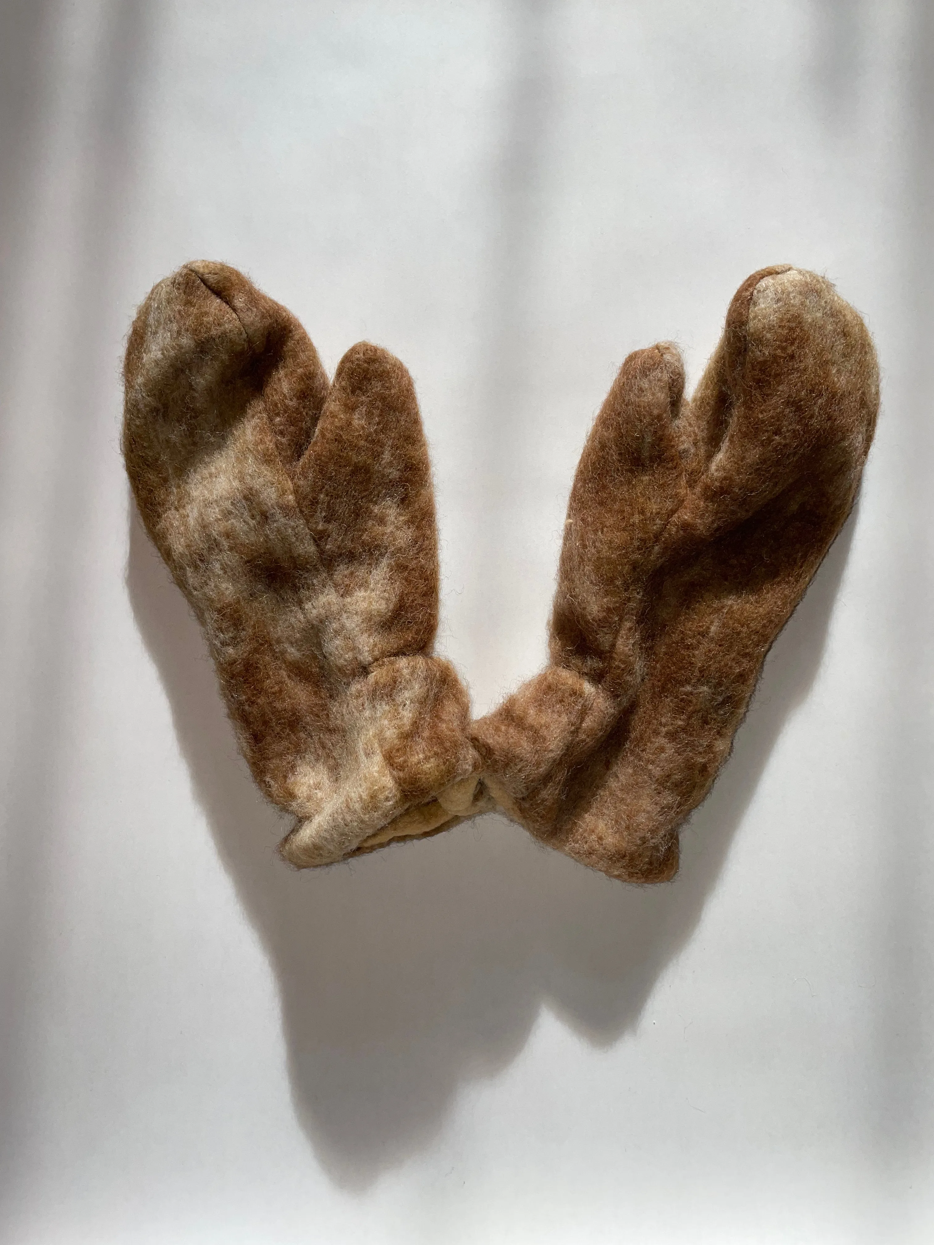 WOOLY MITTENS